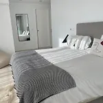 Ocean View Apartment *