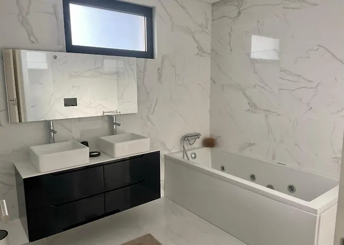 Ocean View Апартаменты *